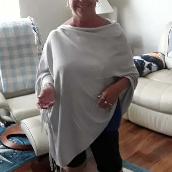 SCARF/WRAP/SHAWL COVERUP - Picture 3 of 4